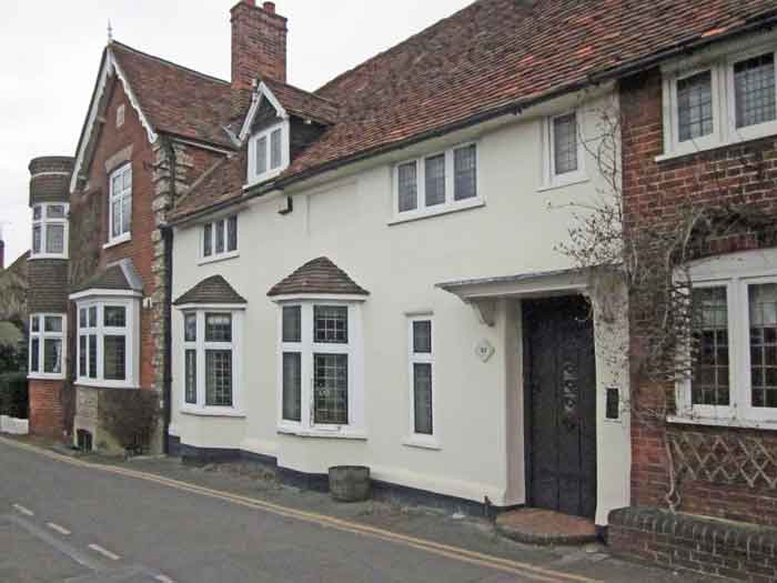 oicture of terraced house